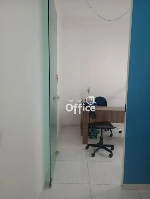 Sala Comercial para alugar, 38m2 em Setor Central, Anapolis - GO - imagem 4 Foto 4 de Sala Comercial para alugar, 38m2 em Setor Central, Anapolis - GO