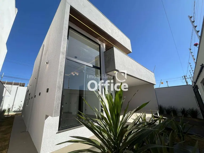 Foto 1 de Casa com 3 quartos à venda, 300m2 em Residencial Valência, Anapolis - GO