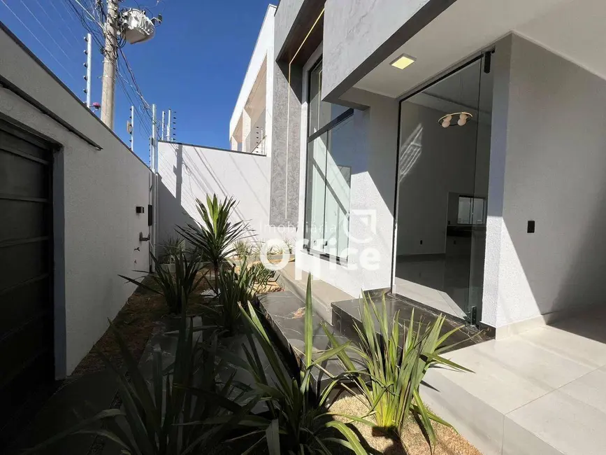 Foto 3 de Casa com 3 quartos à venda, 300m2 em Residencial Valência, Anapolis - GO