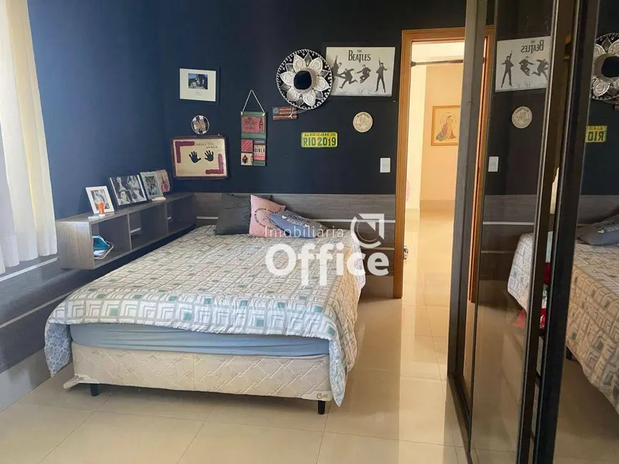 Sobrado com 4 quartos à venda, 490m2 em Residencial Sun Flower, Anapolis - GO - imagem 8 Foto 8 de Sobrado com 4 quartos à venda, 490m2 em Residencial Sun Flower, Anapolis - GO