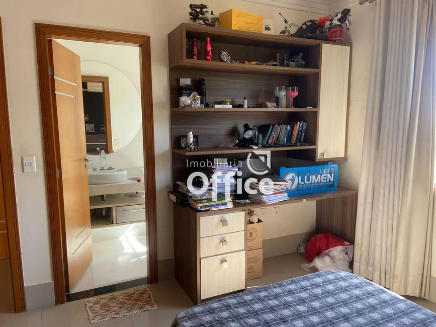 Sobrado com 4 quartos à venda, 490m2 em Residencial Sun Flower, Anapolis - GO - imagem 4 Foto 4 de Sobrado com 4 quartos à venda, 490m2 em Residencial Sun Flower, Anapolis - GO