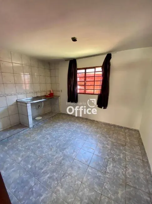 Foto 4 de Casa com 2 quartos à venda, 10m2 em Conjunto Habitacional Vila União, Anapolis - GO