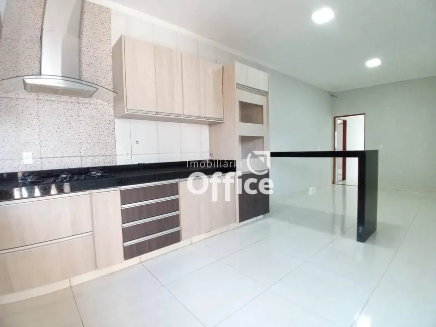 Casa com 3 quartos à venda, 300m2 em Residencial Rio Jordão, Anapolis - GO - imagem 5 Foto 5 de Casa com 3 quartos à venda, 300m2 em Residencial Rio Jordão, Anapolis - GO