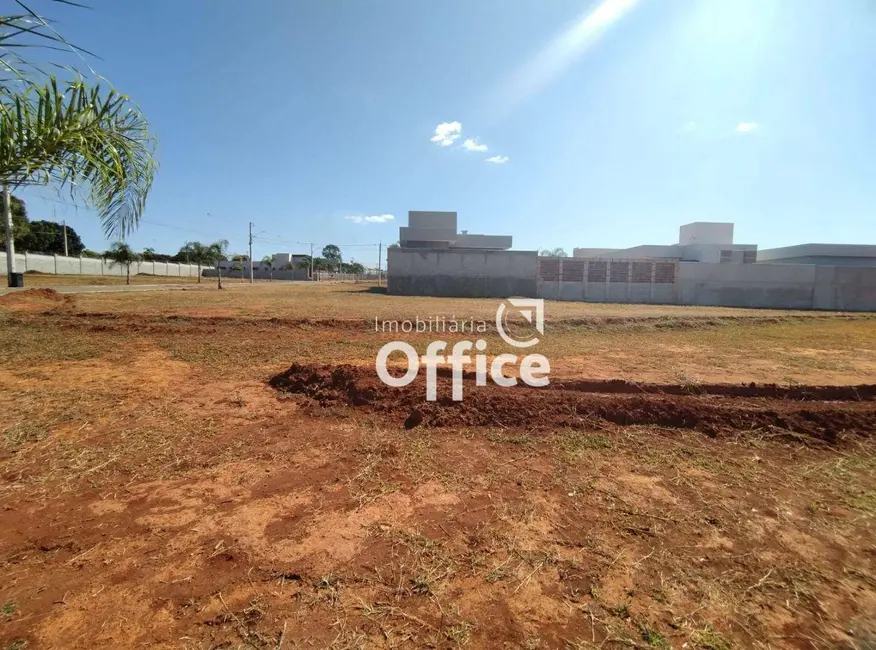 Foto 1 de Terreno / Lote à venda, 360m2 em Anapolis - GO