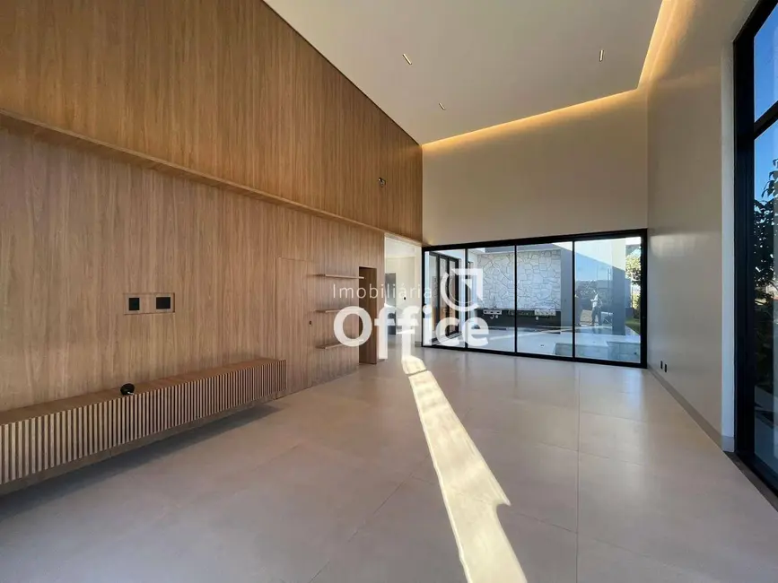 Foto 4 de Casa de Condomínio com 3 quartos à venda, 378m2 em Condomínio Terras Alpha Anápolis, Anapolis - GO