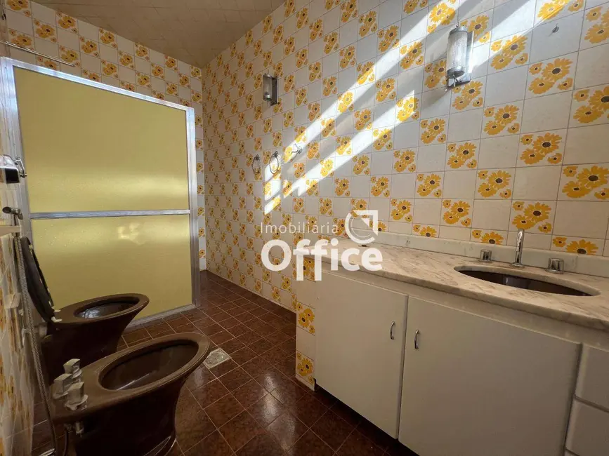 Loja para alugar, 370m2 em Setor Central, Anapolis - GO - imagem 7 Foto 7 de Loja para alugar, 370m2 em Setor Central, Anapolis - GO