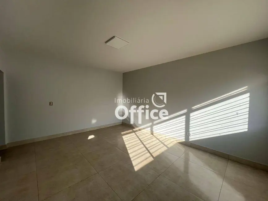 Loja para alugar, 370m2 em Setor Central, Anapolis - GO - imagem 8 Foto 8 de Loja para alugar, 370m2 em Setor Central, Anapolis - GO