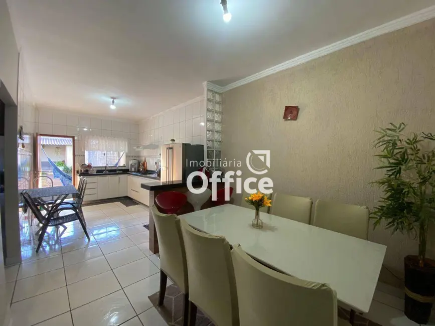 Casa com 3 quartos à venda, 280m2 em Lourdes, Anapolis - GO - imagem 7 Foto 7 de Casa com 3 quartos à venda, 280m2 em Lourdes, Anapolis - GO