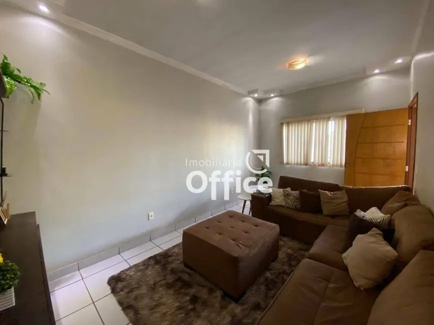 Casa com 3 quartos à venda, 280m2 em Lourdes, Anapolis - GO - imagem 6 Foto 6 de Casa com 3 quartos à venda, 280m2 em Lourdes, Anapolis - GO