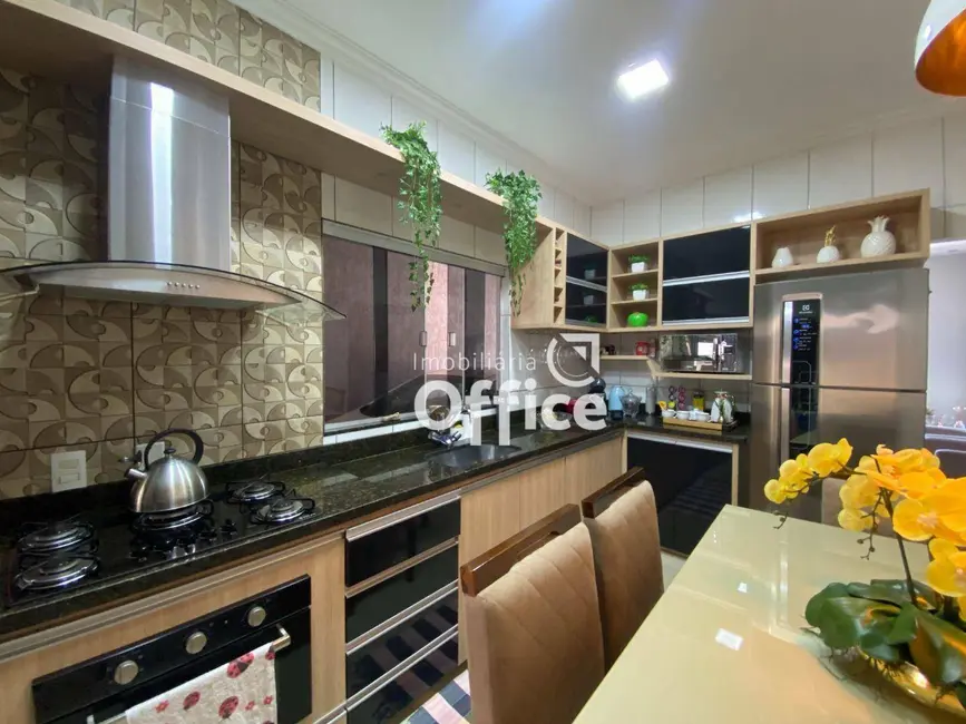 Foto 8 de Casa com 3 quartos à venda, 250m2 em Jardim Arco Verde, Anapolis - GO
