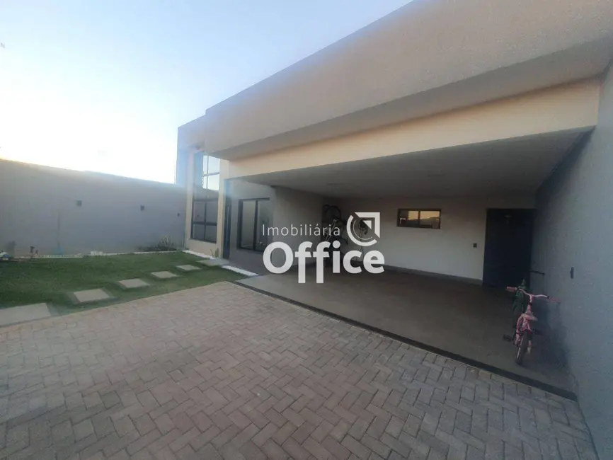 Foto 1 de Casa com 3 quartos à venda, 300m2 em Anapolis - GO