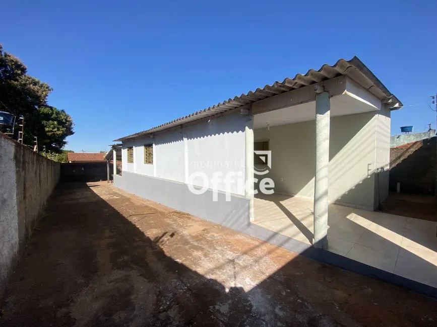 Foto 1 de Casa com 3 quartos à venda, 420m2 em Lourdes, Anapolis - GO