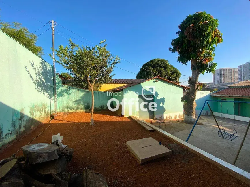 Casa com 4 quartos à venda, 360m2 em São Carlos, Anapolis - GO - imagem 3 Foto 3 de Casa com 4 quartos à venda, 360m2 em São Carlos, Anapolis - GO