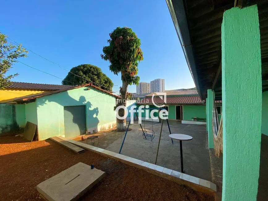 Casa com 4 quartos à venda, 360m2 em São Carlos, Anapolis - GO - imagem 6 Foto 6 de Casa com 4 quartos à venda, 360m2 em São Carlos, Anapolis - GO