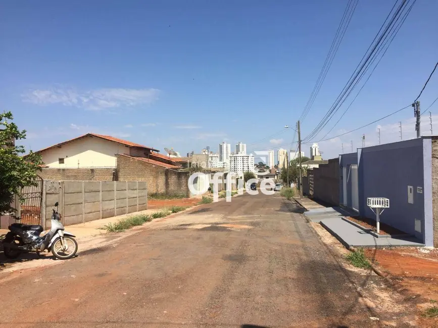 Foto 3 de Terreno / Lote à venda, 360m2 em Anápolis City, Anapolis - GO