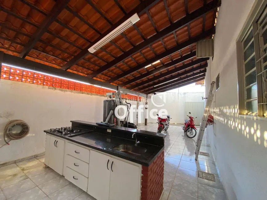 Casa com 2 quartos à venda, 200m2 em Loteamento Novo Jundiaí, Anapolis - GO - imagem 4 Foto 4 de Casa com 2 quartos à venda, 200m2 em Loteamento Novo Jundiaí, Anapolis - GO