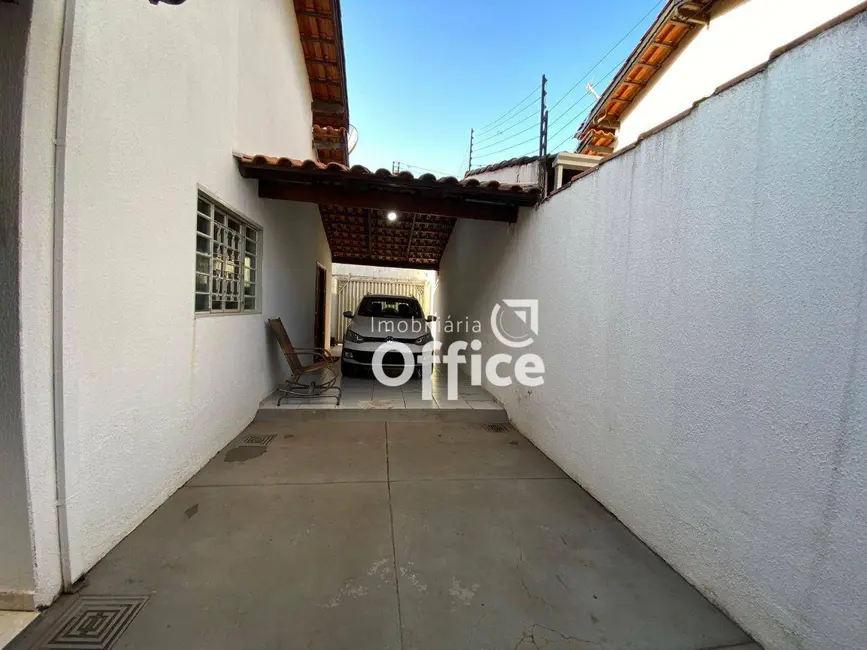 Foto 2 de Casa com 2 quartos à venda, 200m2 em Loteamento Novo Jundiaí, Anapolis - GO