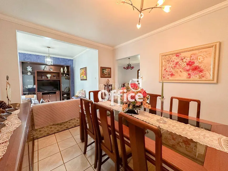 Casa com 3 quartos à venda, 350m2 em Vila Santa Maria de Nazareth, Anapolis - GO - imagem 7 Foto 7 de Casa com 3 quartos à venda, 350m2 em Vila Santa Maria de Nazareth, Anapolis - GO