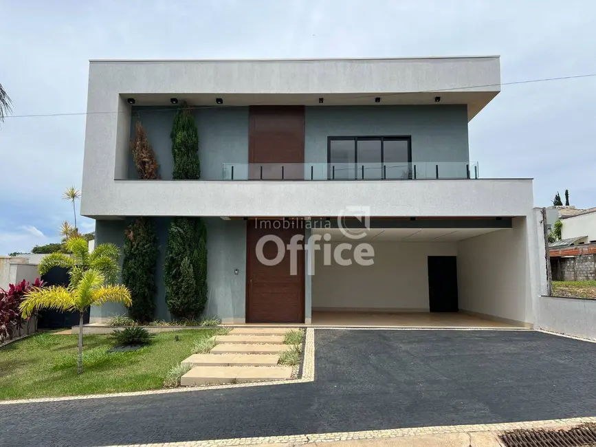 Foto 1 de Sobrado com 3 quartos à venda, 490m2 em Residencial Anaville, Anapolis - GO