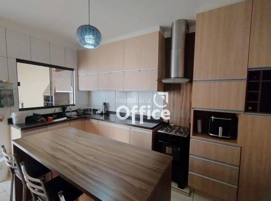 Casa com 3 quartos à venda, 200m2 em Jibran El Hadj, Anapolis - GO - imagem 3 Foto 3 de Casa com 3 quartos à venda, 200m2 em Jibran El Hadj, Anapolis - GO