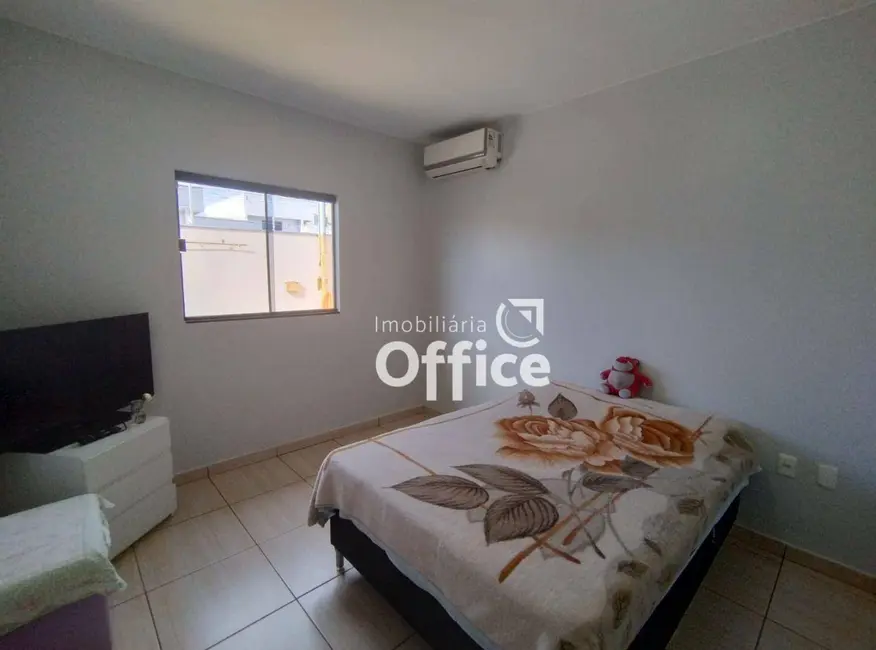 Casa com 3 quartos à venda, 200m2 em Jibran El Hadj, Anapolis - GO - imagem 8 Foto 8 de Casa com 3 quartos à venda, 200m2 em Jibran El Hadj, Anapolis - GO