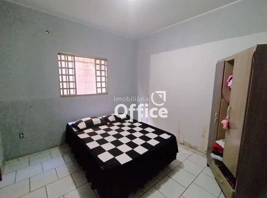 Casa com 3 quartos à venda, 300m2 em Vila Fabril, Anapolis - GO - imagem 4 Foto 4 de Casa com 3 quartos à venda, 300m2 em Vila Fabril, Anapolis - GO