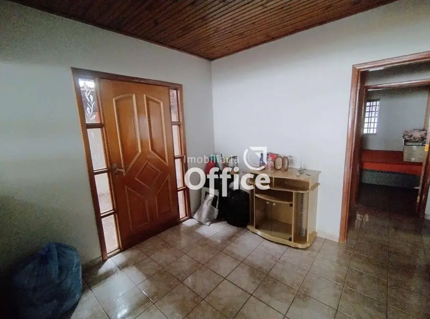 Casa com 3 quartos à venda, 300m2 em Vila Fabril, Anapolis - GO - imagem 3 Foto 3 de Casa com 3 quartos à venda, 300m2 em Vila Fabril, Anapolis - GO