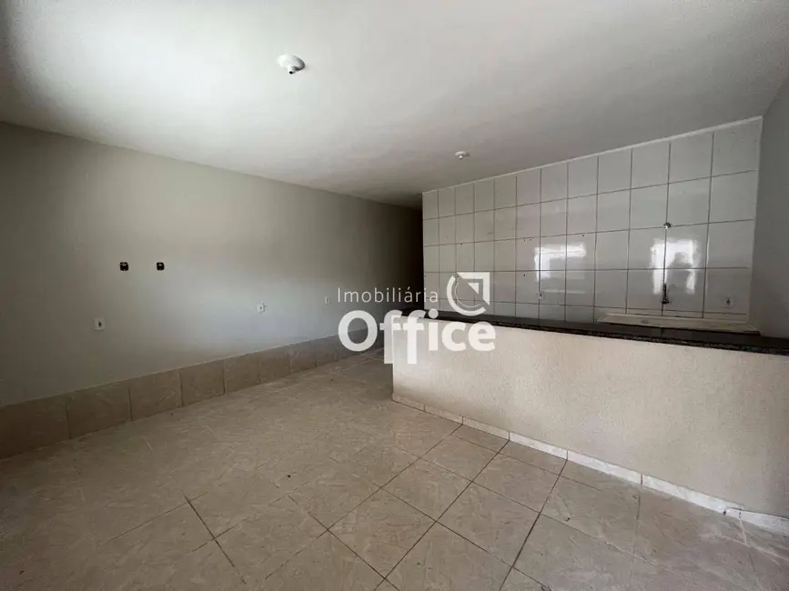 Foto 3 de Casa com 2 quartos para alugar, 125m2 em Anapolis - GO