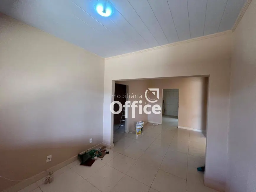Foto 5 de Casa com 3 quartos para alugar, 250m2 em Residencial Geovanni Braga, Anapolis - GO
