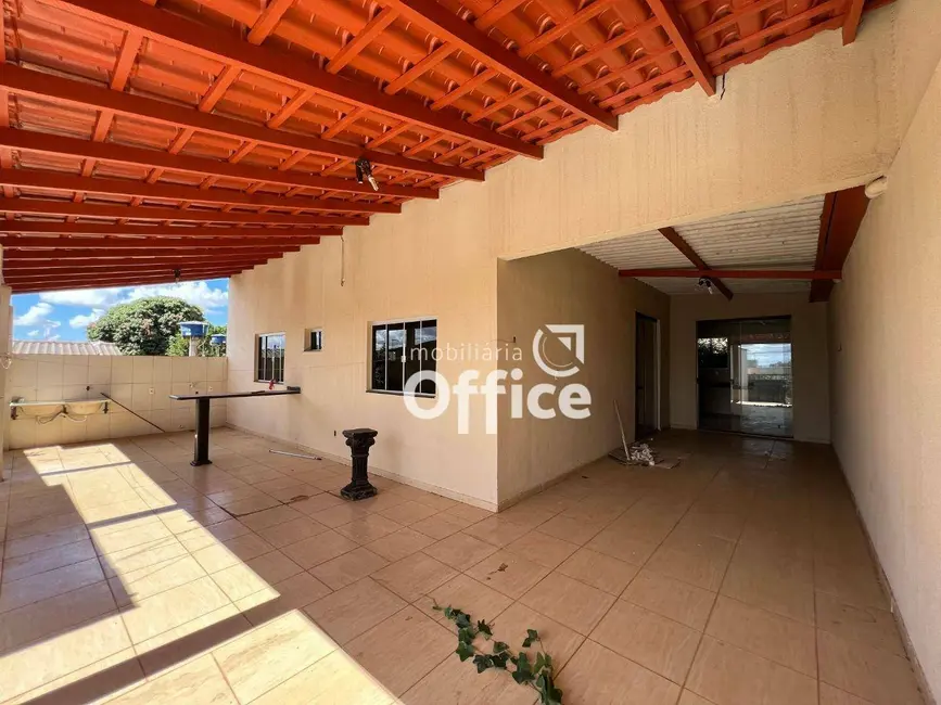 Foto 2 de Casa com 3 quartos para alugar, 250m2 em Residencial Geovanni Braga, Anapolis - GO