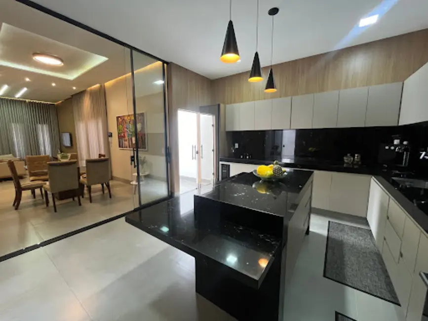 Foto 6 de Casa de Condomínio com 2 quartos à venda, 200m2 em Residencial Araguaia, Anapolis - GO