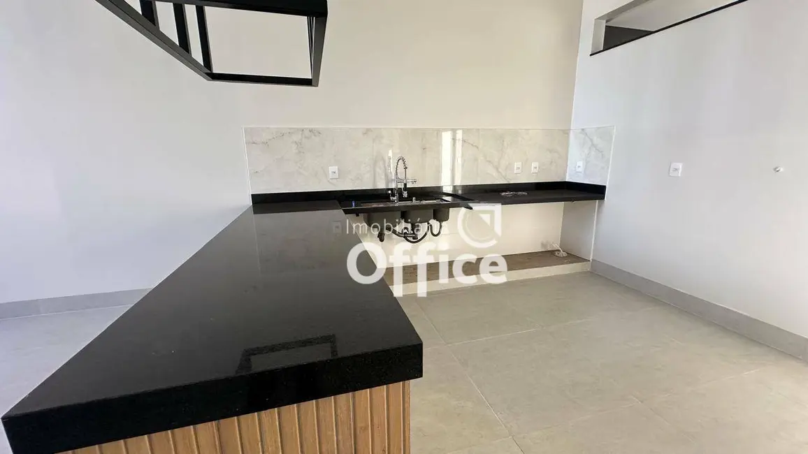 Foto 5 de Casa com 3 quartos à venda, 200m2 em Jardim Itália, Anapolis - GO