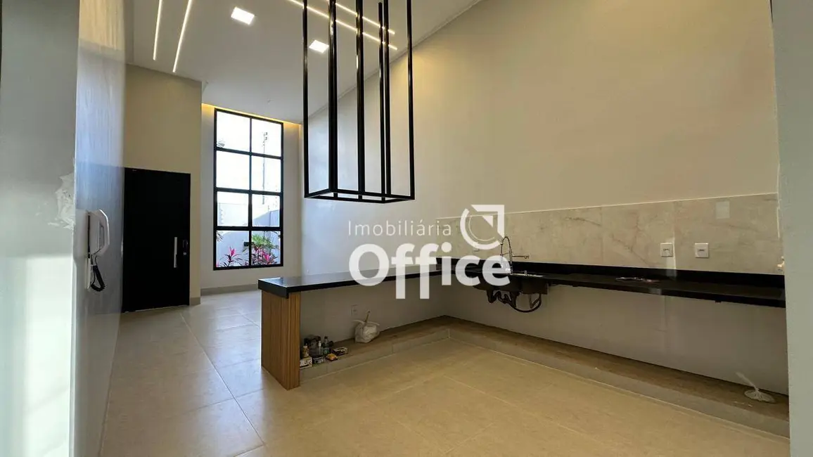 Foto 2 de Casa com 3 quartos à venda, 200m2 em Jardim Itália, Anapolis - GO