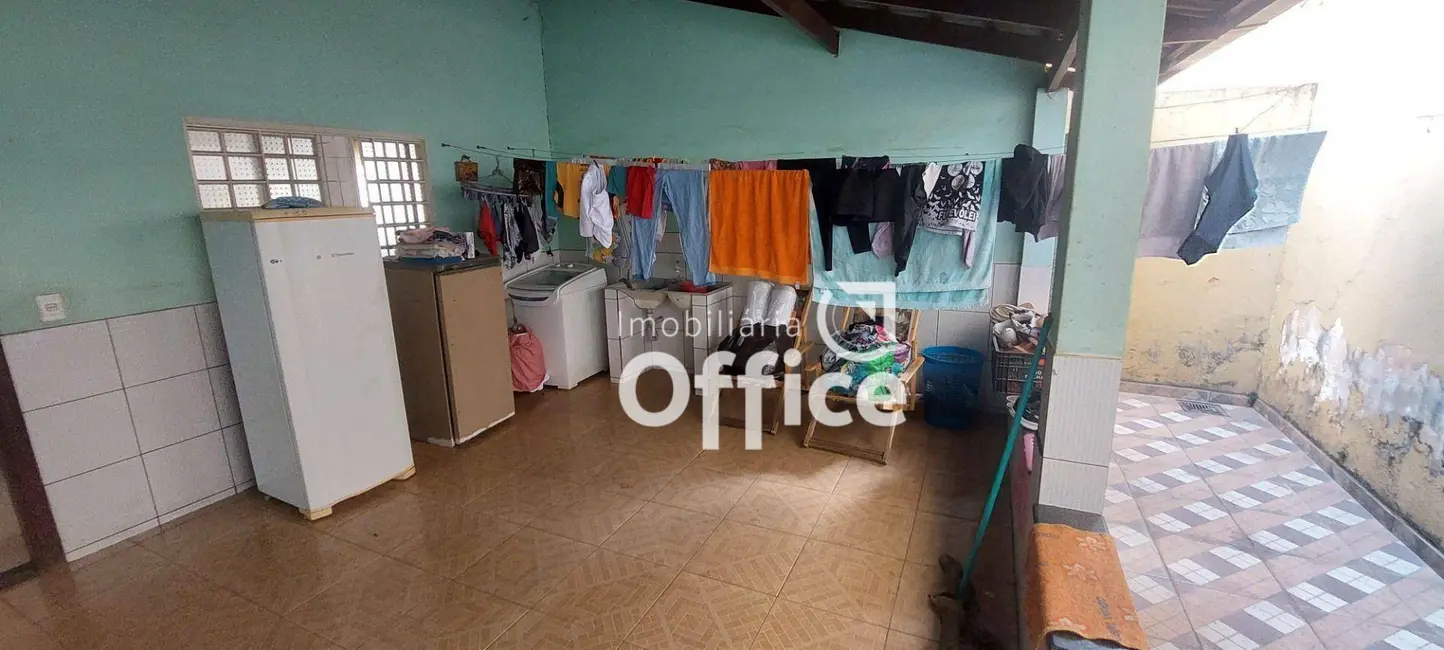 Foto 4 de Casa com 3 quartos à venda, 360m2 em Vila Santana, Anapolis - GO