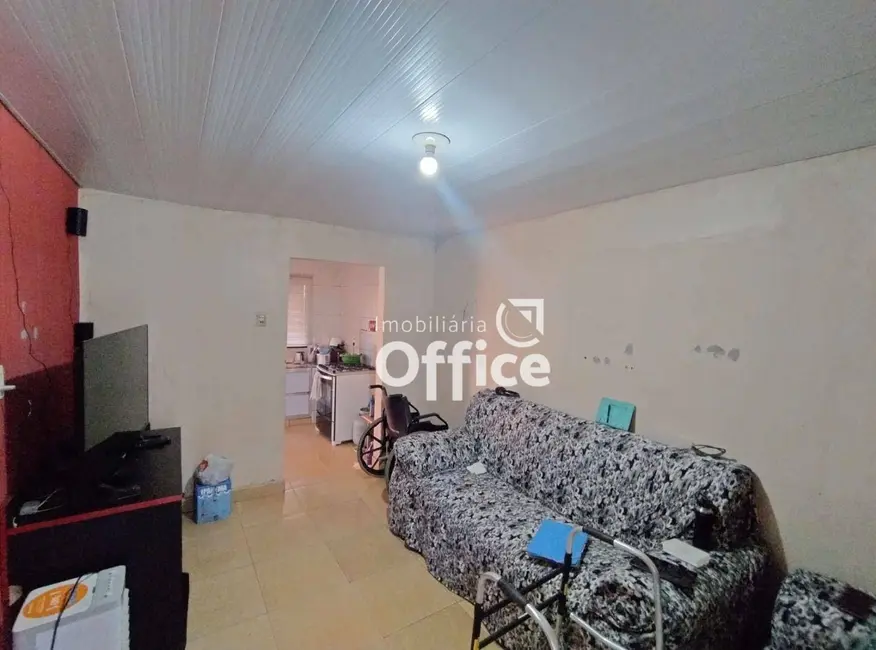 Casa com 2 quartos à venda, 154m2 em Parque Calixtópolis, Anapolis - GO - imagem 3 Foto 3 de Casa com 2 quartos à venda, 154m2 em Parque Calixtópolis, Anapolis - GO