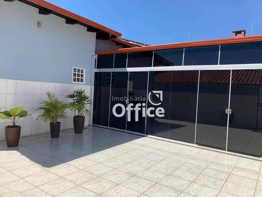 Foto 6 de Casa com 4 quartos à venda, 360m2 em Vila Santa Isabel, Anapolis - GO