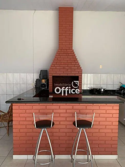 Foto 3 de Casa com 4 quartos à venda, 360m2 em Vila Santa Isabel, Anapolis - GO