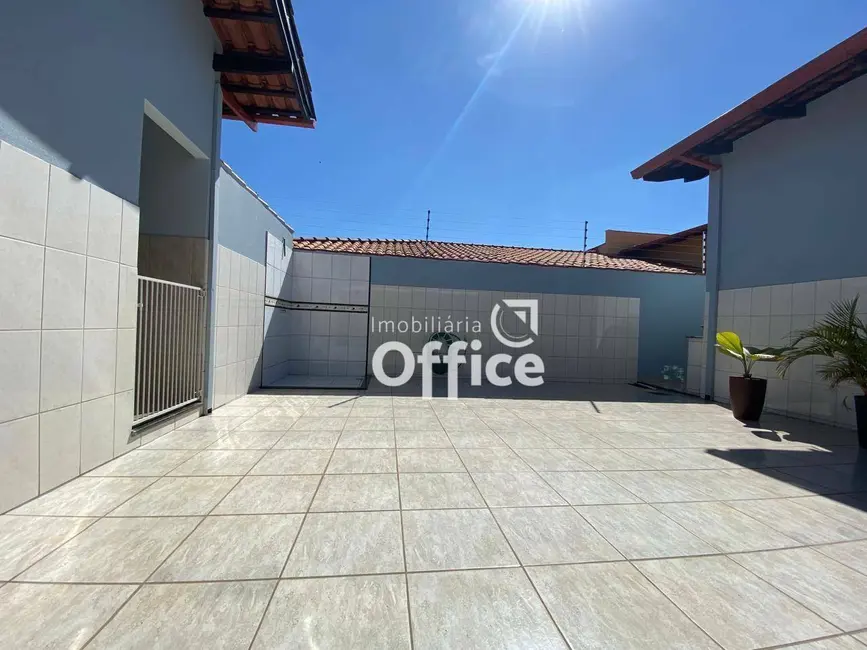 Foto 7 de Casa com 4 quartos à venda, 360m2 em Vila Santa Isabel, Anapolis - GO