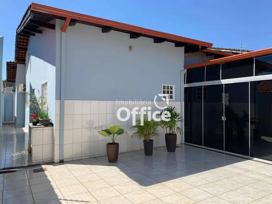 Foto 5 de Casa com 4 quartos à venda, 360m2 em Vila Santa Isabel, Anapolis - GO