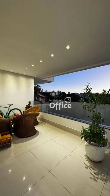 Foto 7 de Sobrado com 3 quartos à venda, 450m2 em Anápolis City, Anapolis - GO