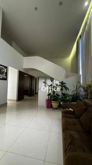 Foto 3 de Sobrado com 3 quartos à venda, 450m2 em Anápolis City, Anapolis - GO