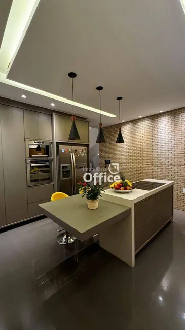 Foto 6 de Sobrado com 3 quartos à venda, 450m2 em Anápolis City, Anapolis - GO