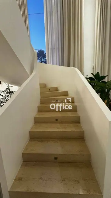 Foto 9 de Sobrado com 3 quartos à venda, 450m2 em Anápolis City, Anapolis - GO