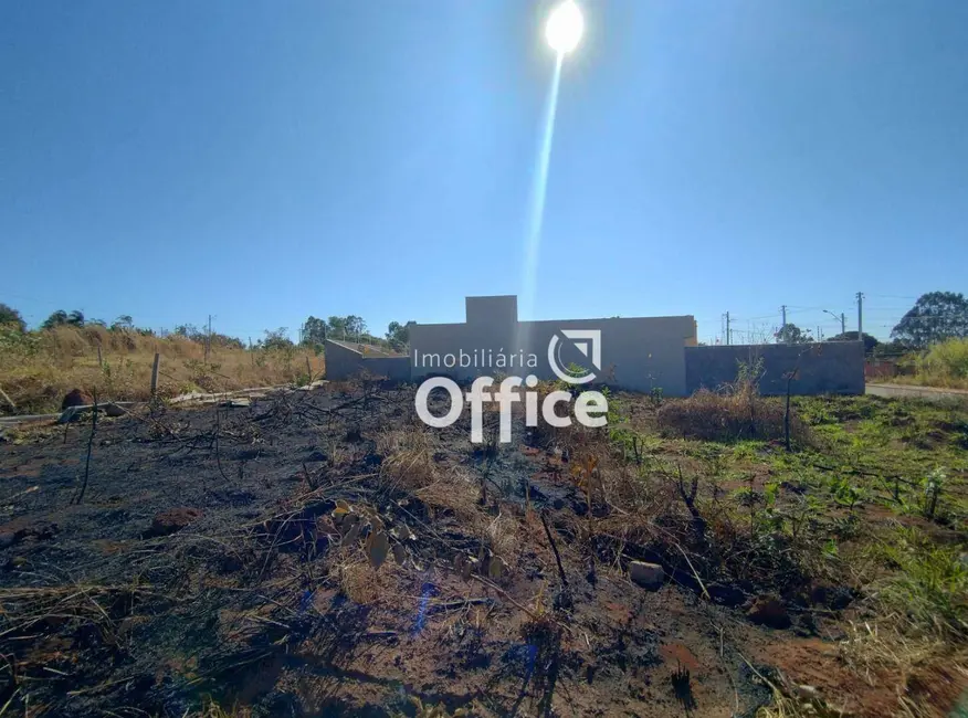 Foto 1 de Terreno / Lote à venda, 360m2 em Jardim Luzitano, Anapolis - GO