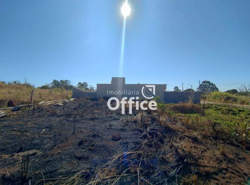 Foto 2 de Terreno / Lote à venda, 360m2 em Jardim Luzitano, Anapolis - GO