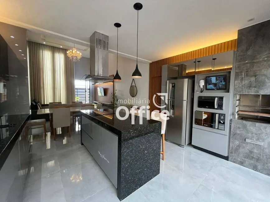 Foto 5 de Casa com 3 quartos à venda, 300m2 em Anapolis - GO