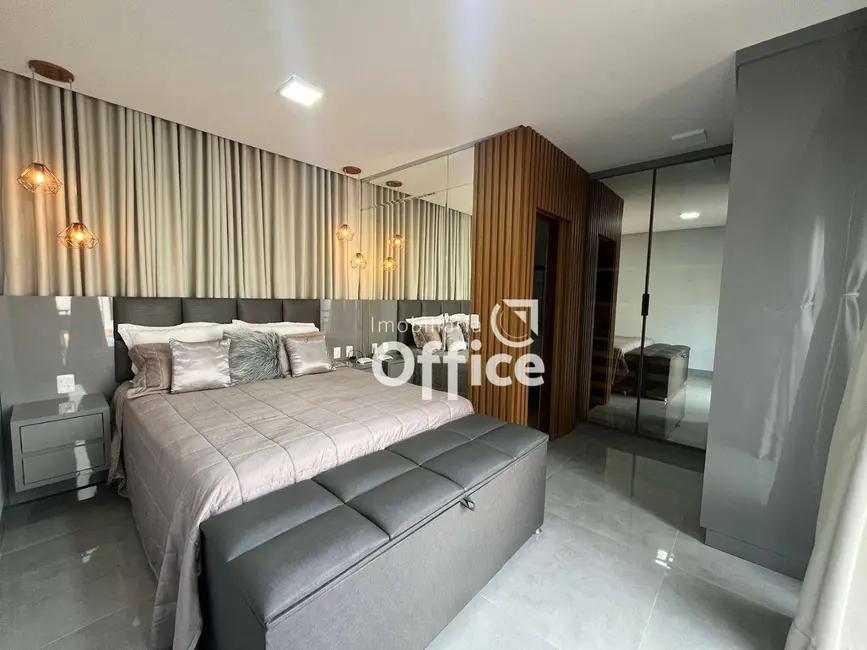 Foto 8 de Casa com 3 quartos à venda, 300m2 em Anapolis - GO