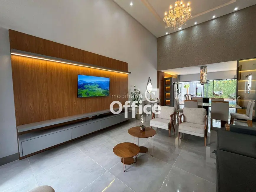 Foto 2 de Casa com 3 quartos à venda, 300m2 em Anapolis - GO