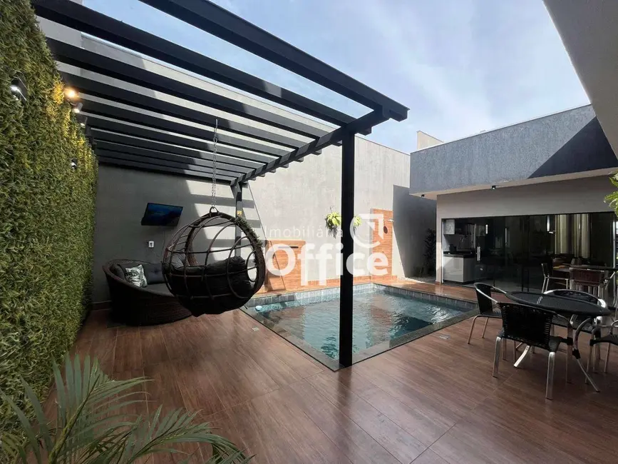 Foto 1 de Casa com 3 quartos à venda, 300m2 em Anapolis - GO