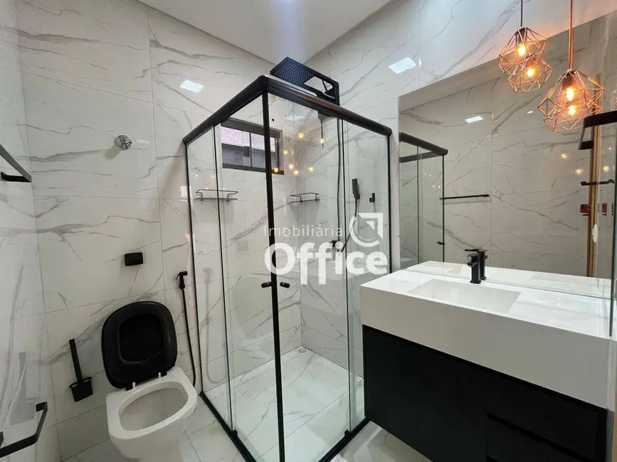 Foto 9 de Casa com 3 quartos à venda, 300m2 em Anapolis - GO